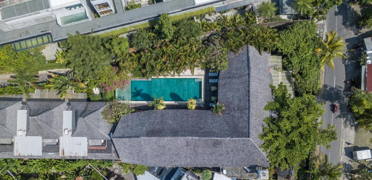 Lautan Kupu - Kupu Villas กูตา ภายนอก รูปภาพ